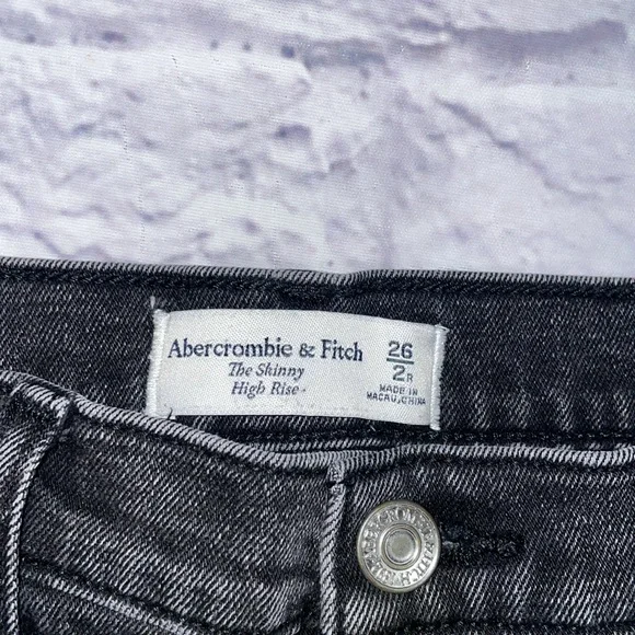 Abercrombie and Fitch The Skinny High Rise Jeans - Two Toned Size 26 - Picture 3 of 4